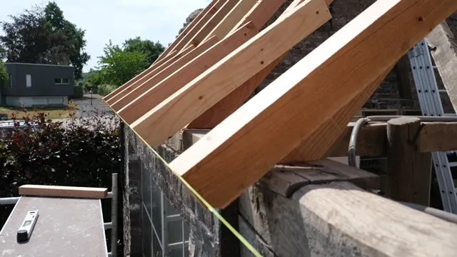 Nieuwe kepers op de muur van het bijgebouw in Aalter